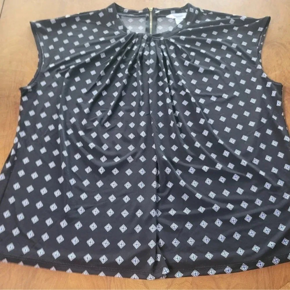 Liz Claiborne 2X Black With Triangle Pattern Pleats In Front Zipper In Back - Picture 1 of 5